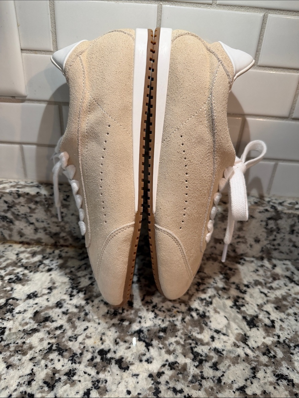 ALO sneakers Beige Suede Lace-Up with White Accents sz 7.5 NWOB - Picture 5 of 5